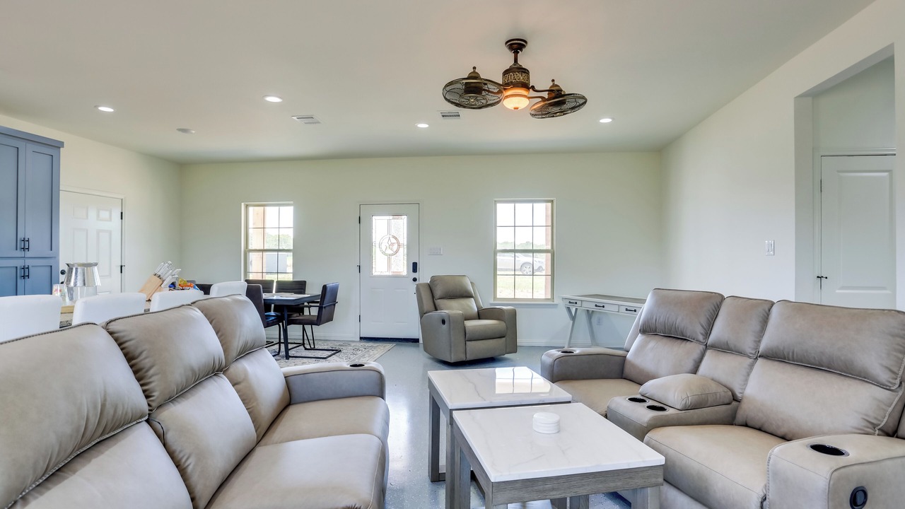 Photo of Livingroom in Jacksboro