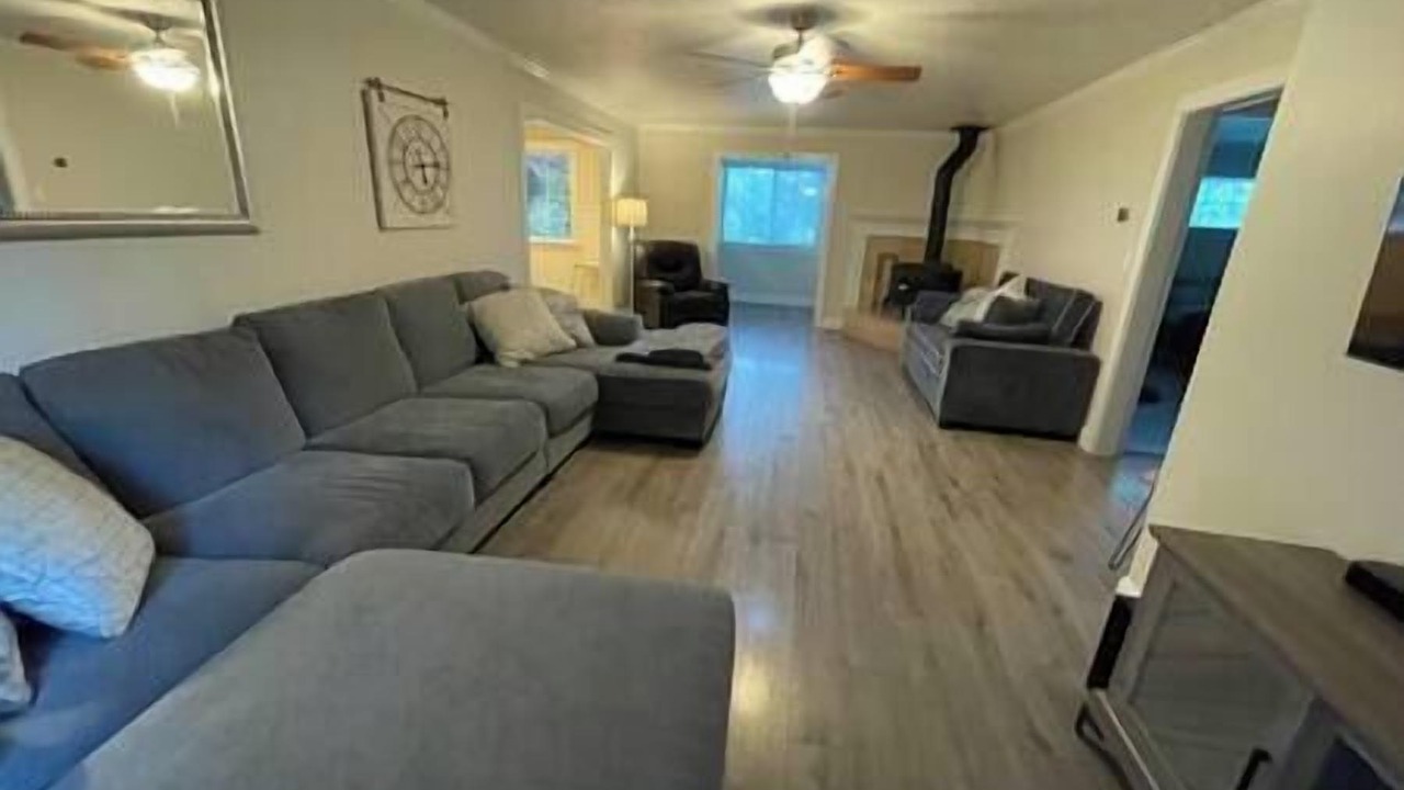 Photo of Livingroom in Cedar Ridge