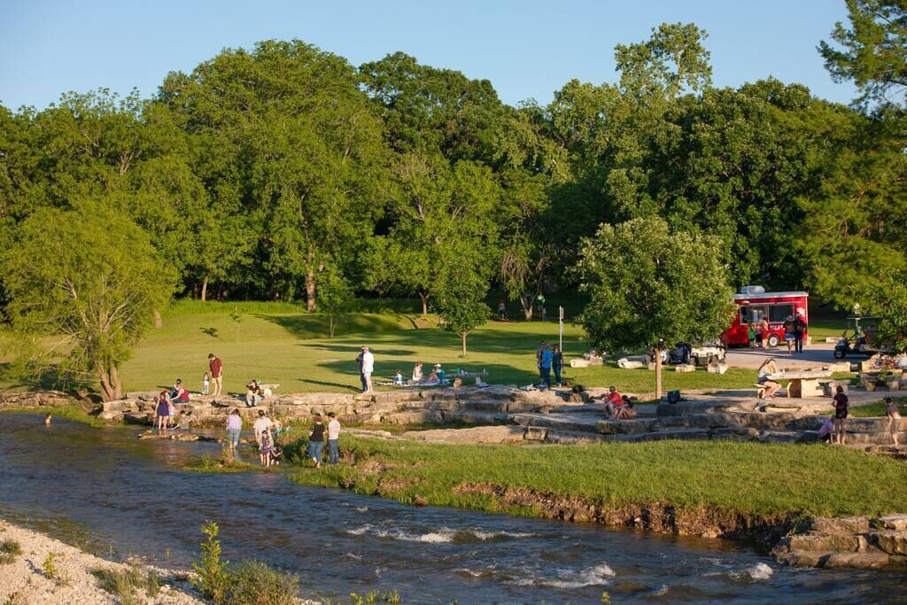 Photo of Others in Salado