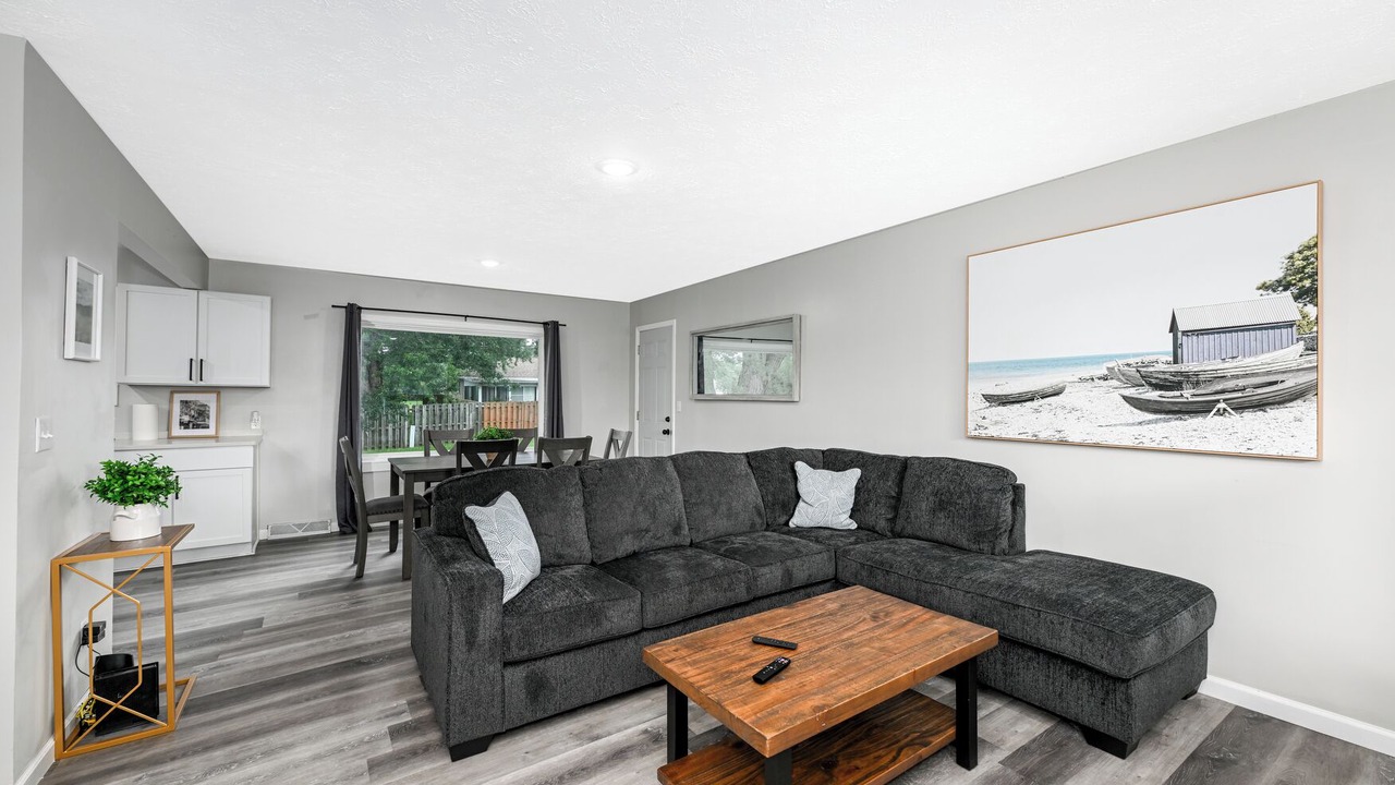 Photo of Livingroom in Bedford Heights