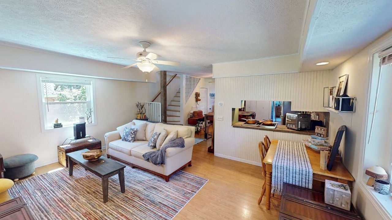 Photo of Livingroom in Town of Varick