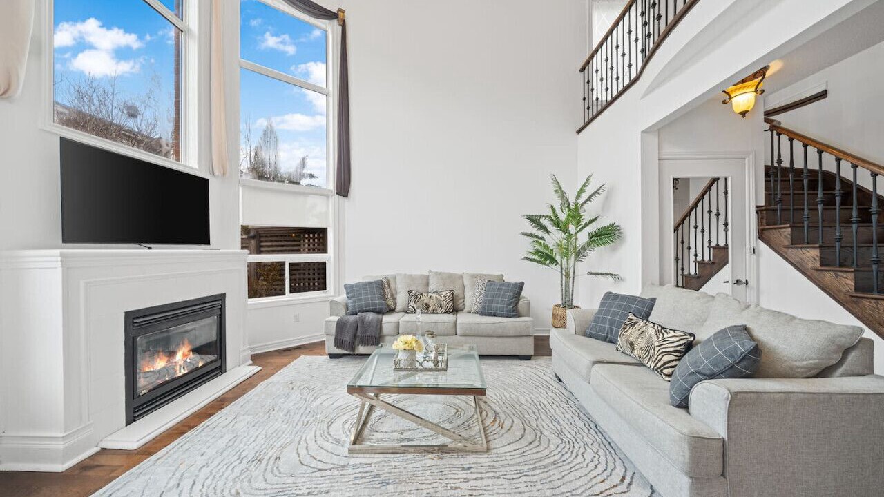 Photo of Livingroom in Richmond Hill