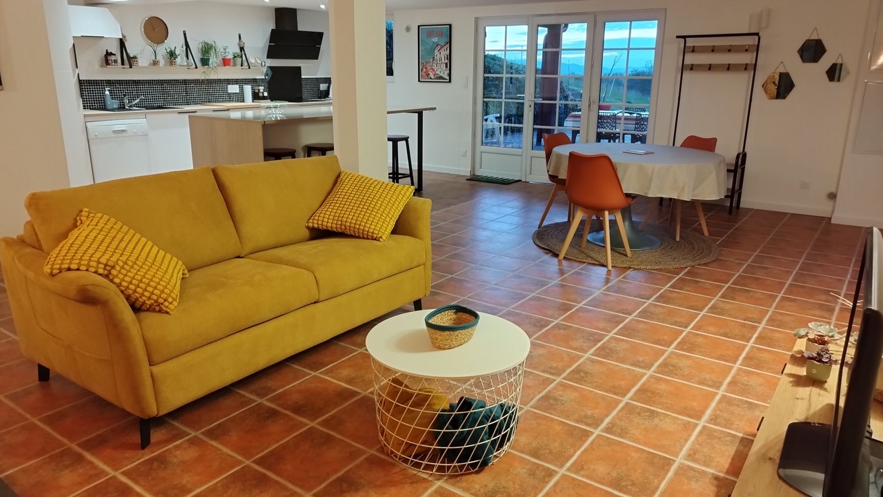 Photo of Livingroom in Souraide