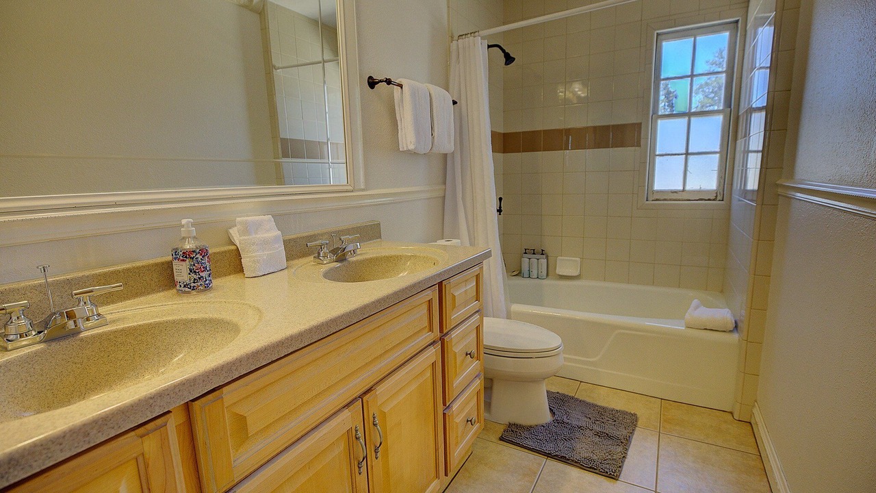 Photo of Bathroom in Big Bear