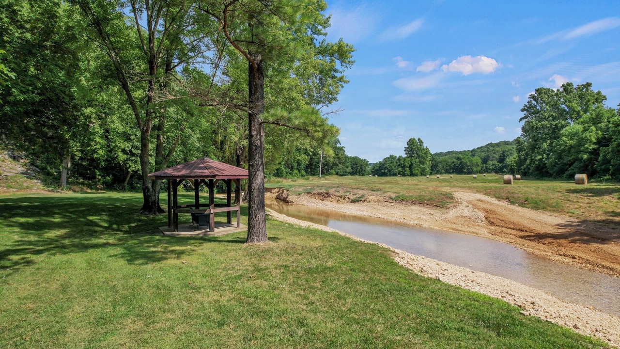 Photo of Outdoor in Maysville