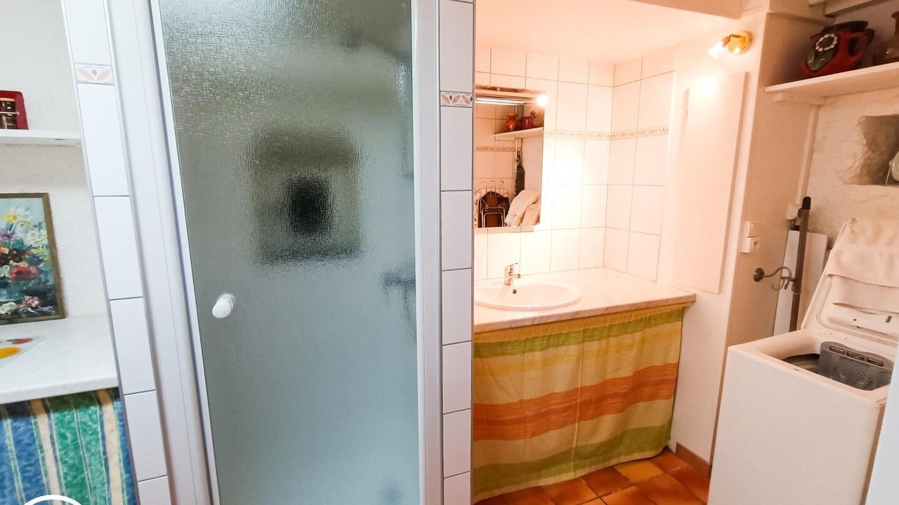 Photo of Bathroom in Espagnac-Sainte-Eulalie