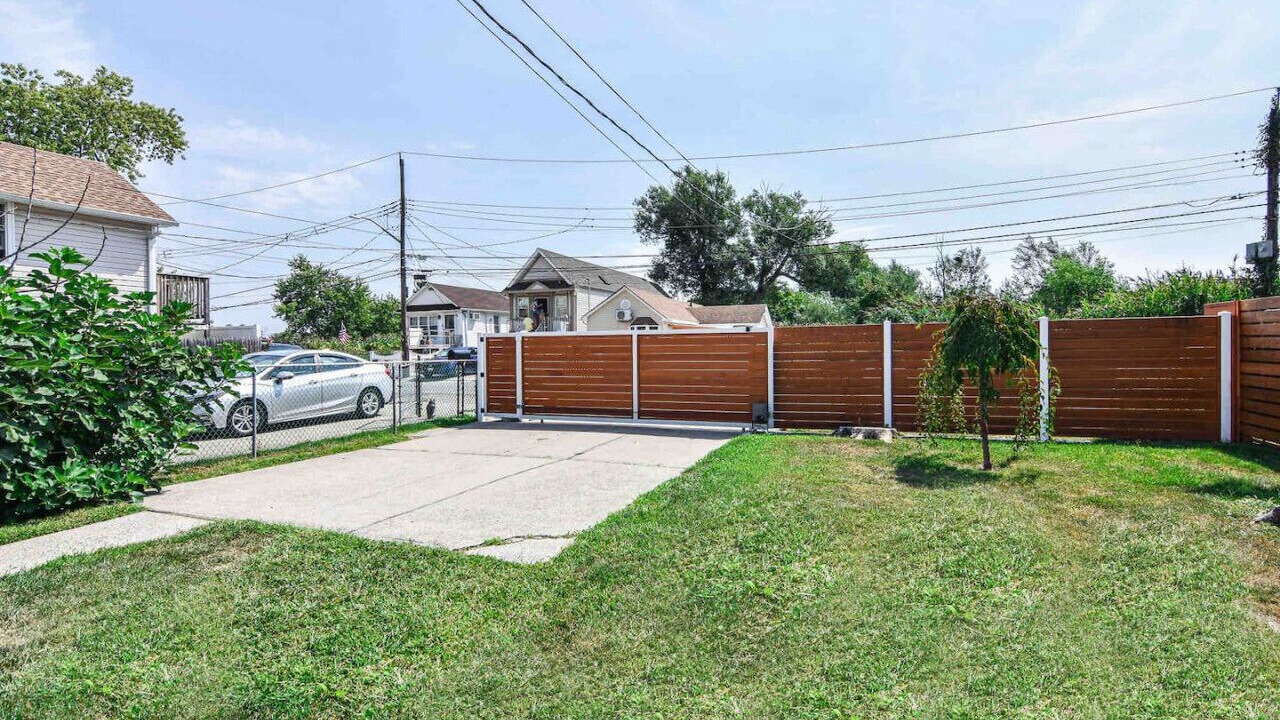 Photo of Outdoor in Midland Beach