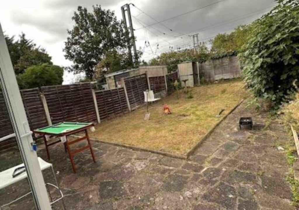 Photo of Others in Mapesbury