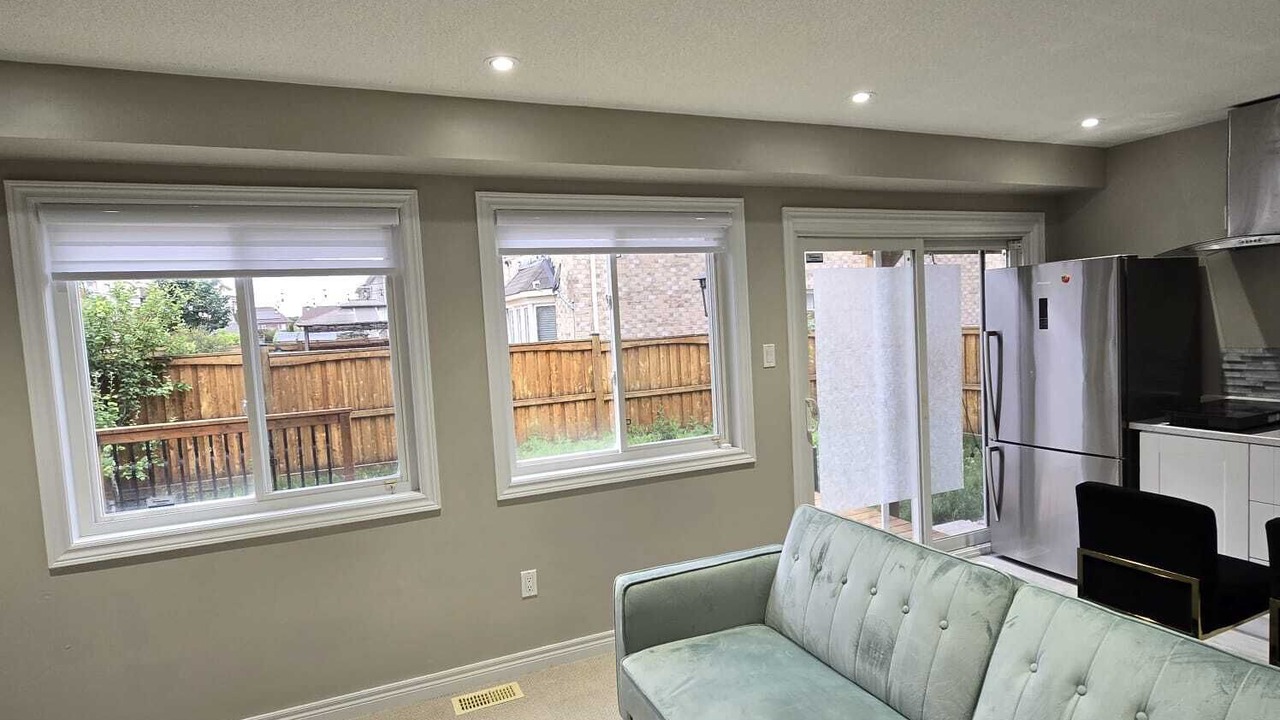 Photo of Livingroom in Ajax