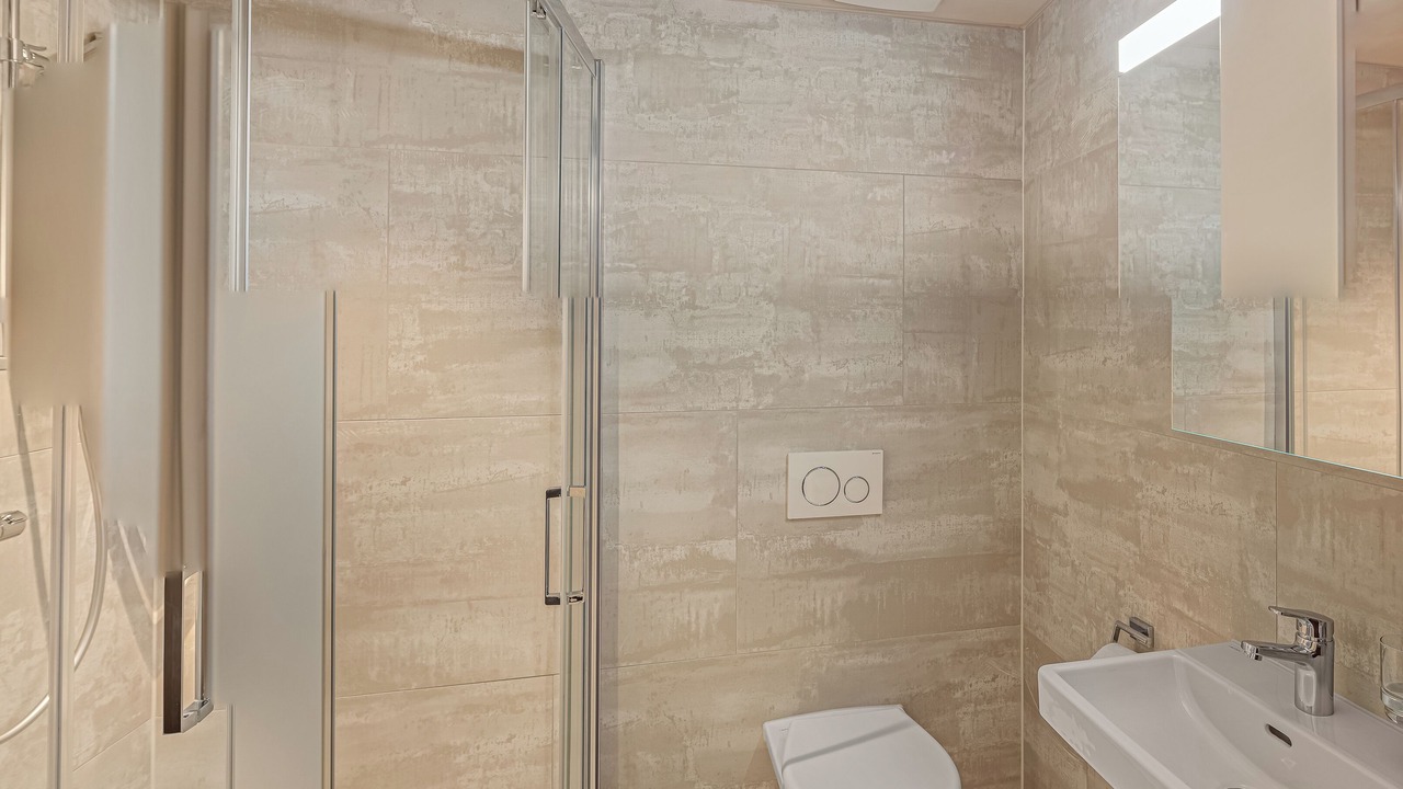 Photo of Bathroom in Tann