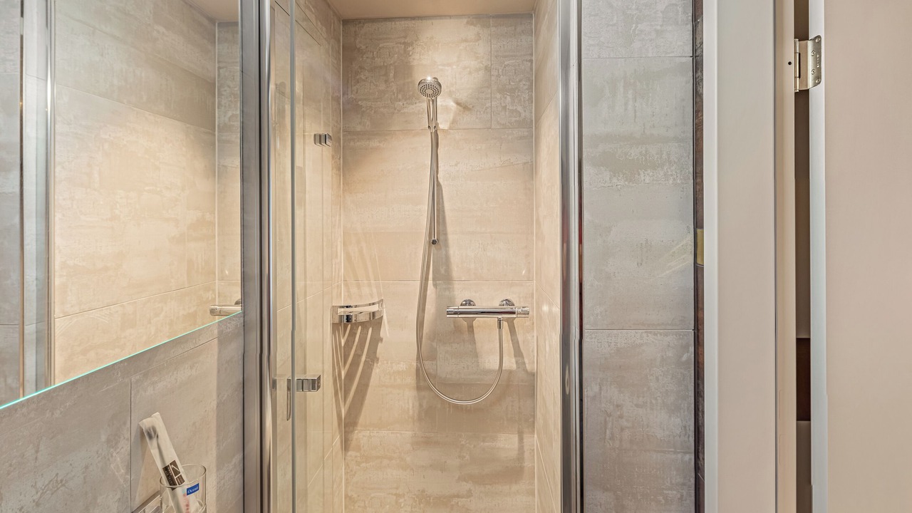 Photo of Bathroom in Tann