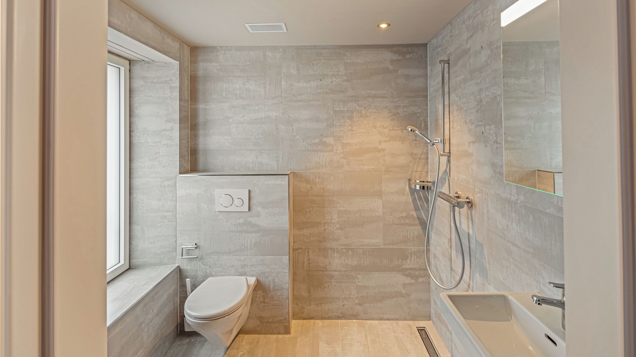 Photo of Bathroom in Tann