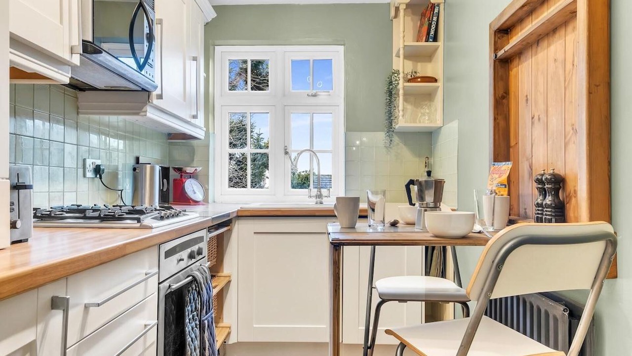 Photo of Kitchen in Reigate