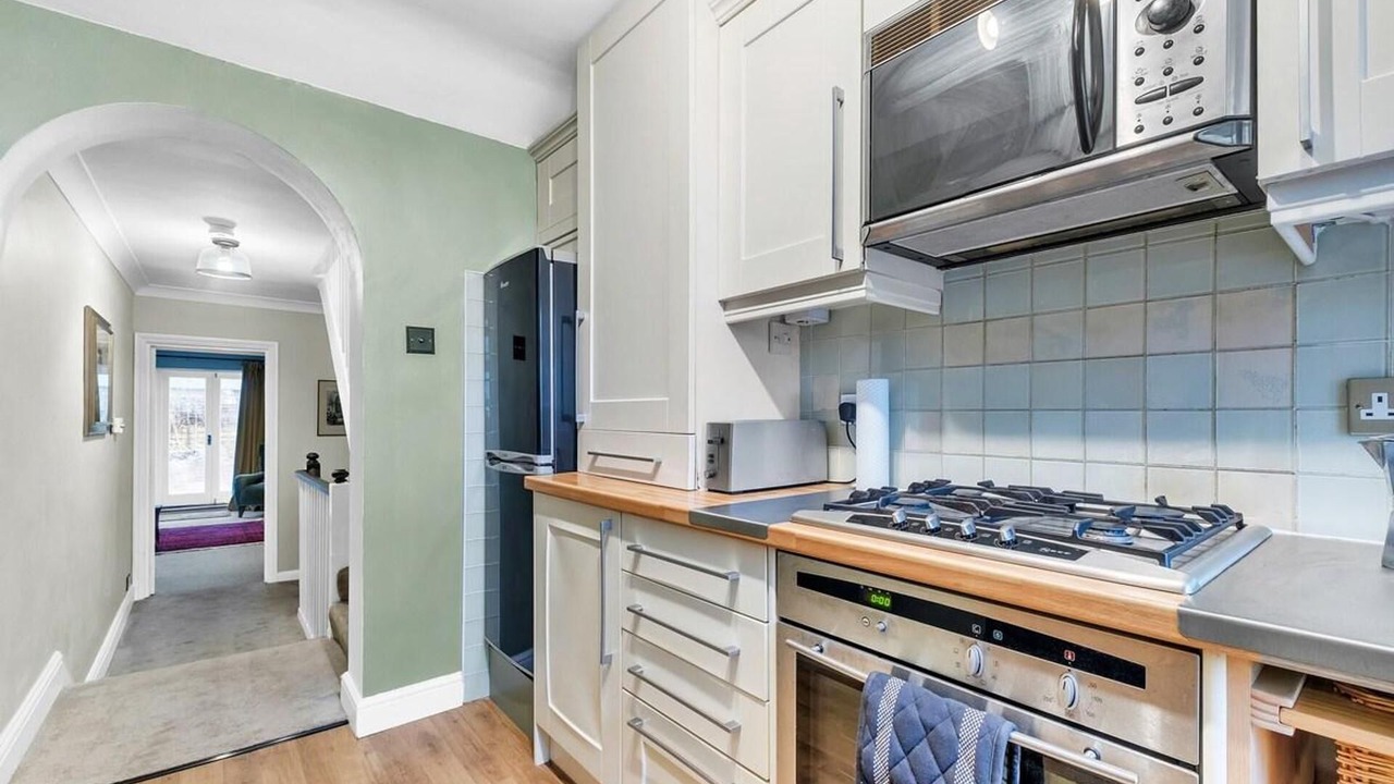 Photo of Kitchen in Reigate