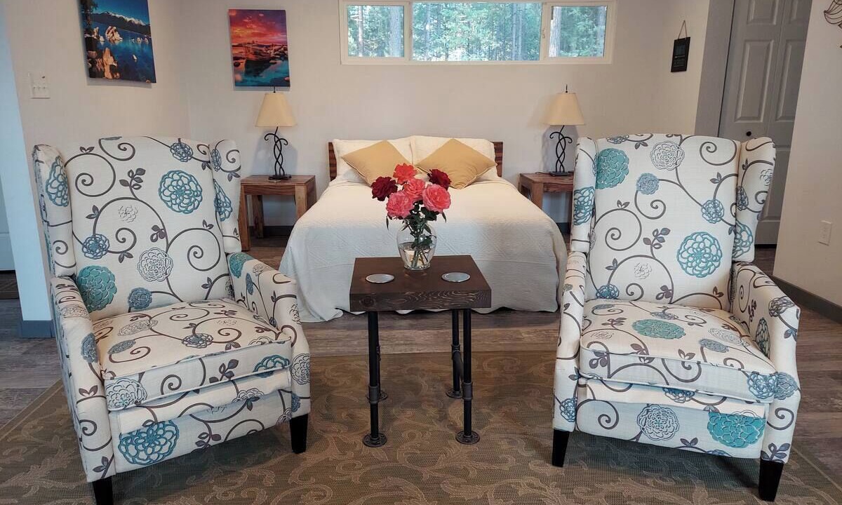 Photo of Livingroom in Apple Hill