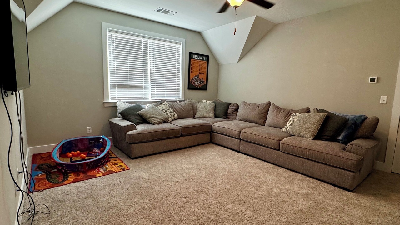 Photo of Livingroom in Langley