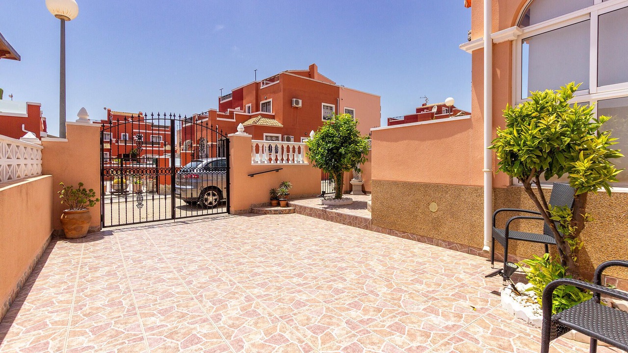 Photo of Patio Balcony in Los Montesinos