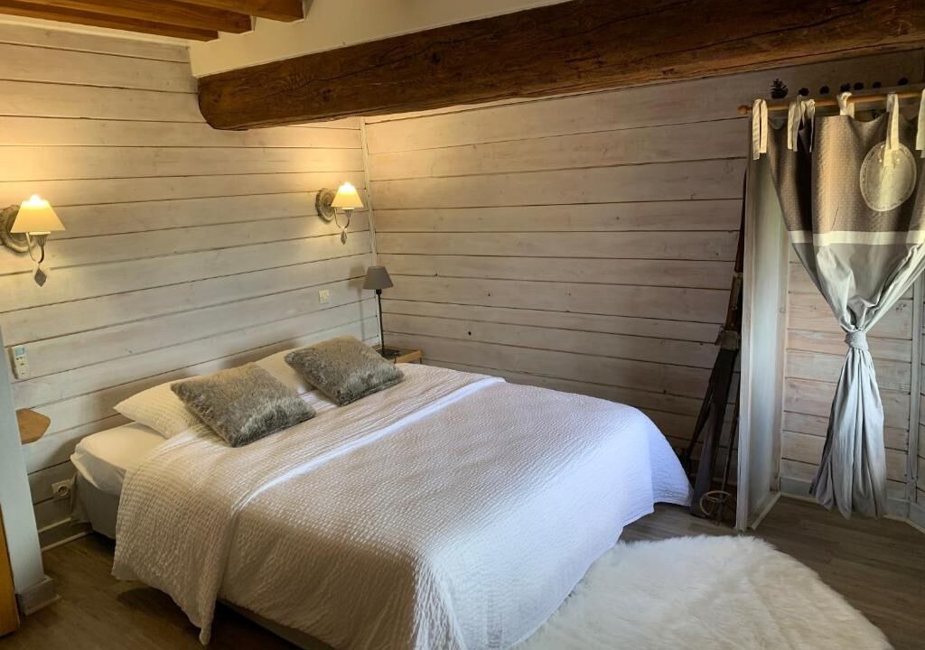 Photo of Bedroom in Corberon