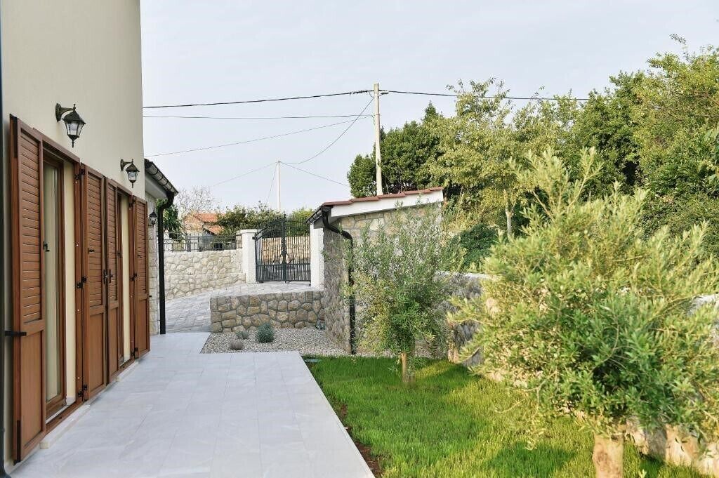 Photo of Patio Balcony in Brzac
