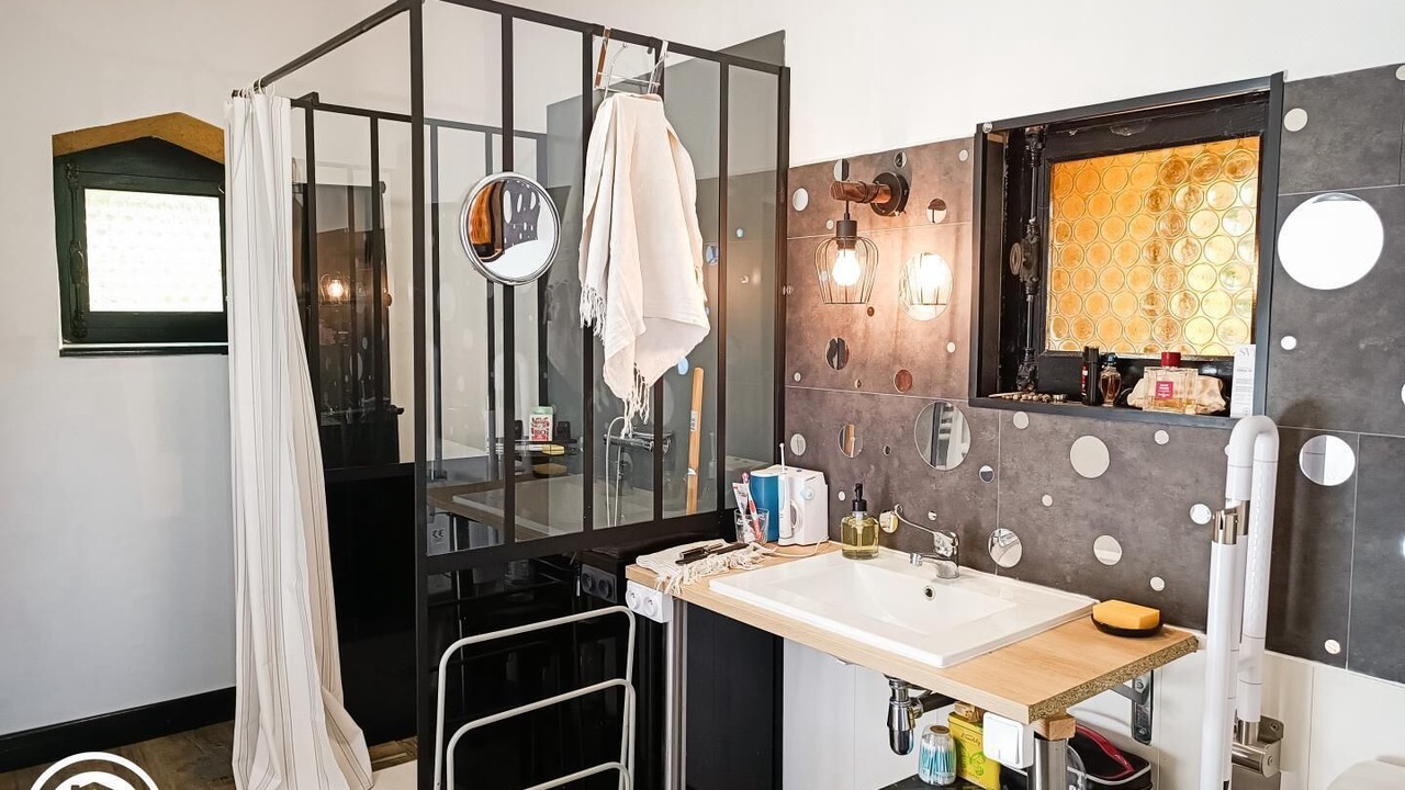 Photo of Bathroom in Frayssinet-le-Gelat