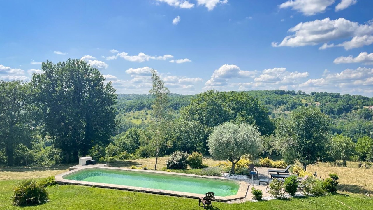 Photo of Outdoor in Camburat
