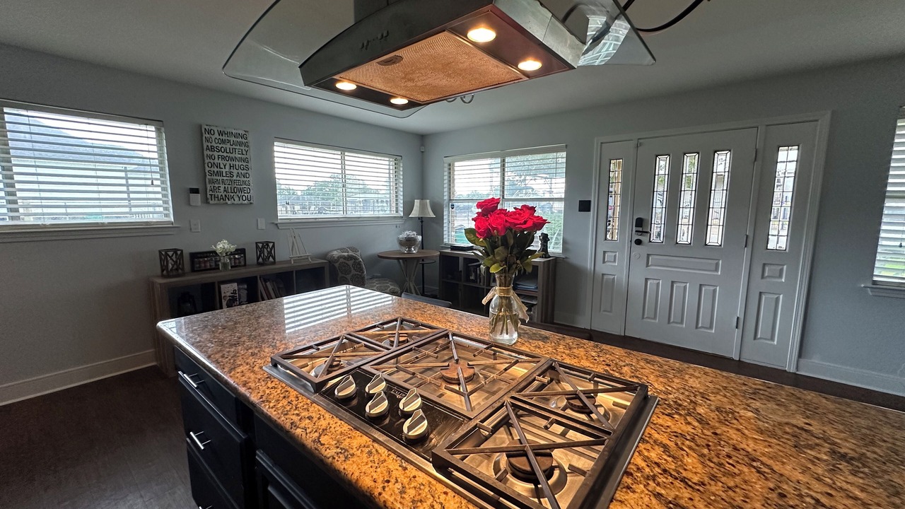 Photo of Kitchen in Kenner - Louis Armstrong International Airport