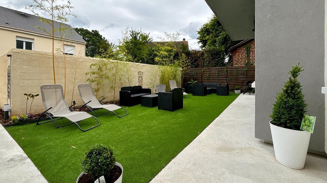Photo of Outdoor in Sainte-Genevieve-des-Bois