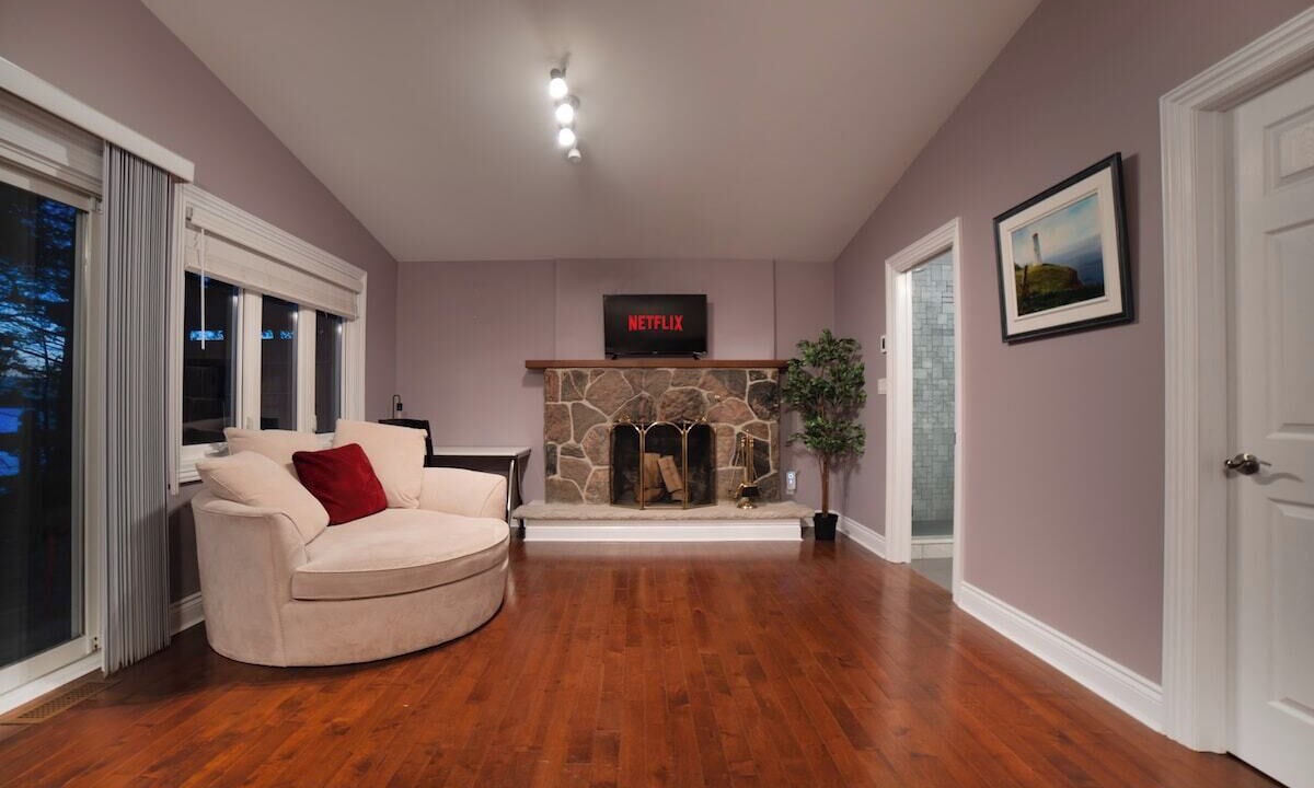 Photo of Livingroom in Scugog