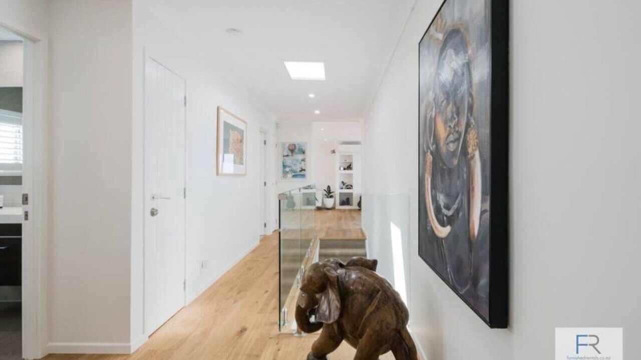 Photo of Others in Castor Bay