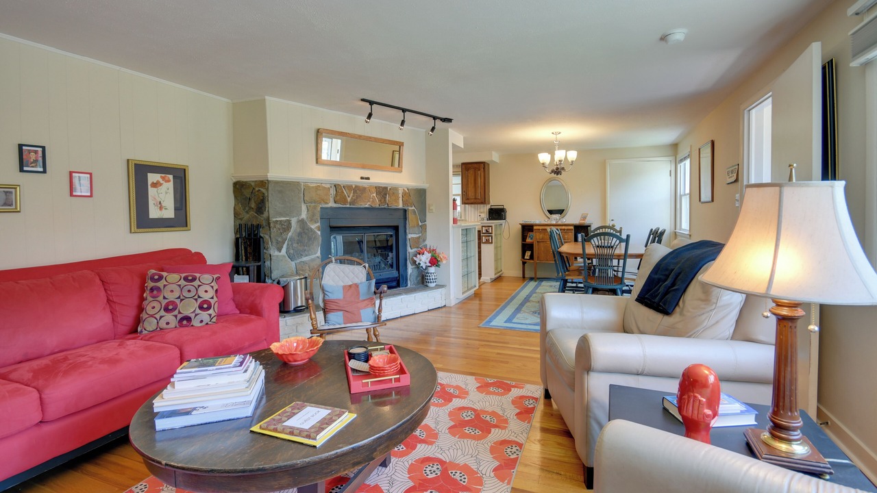 Photo of Livingroom in Eastside