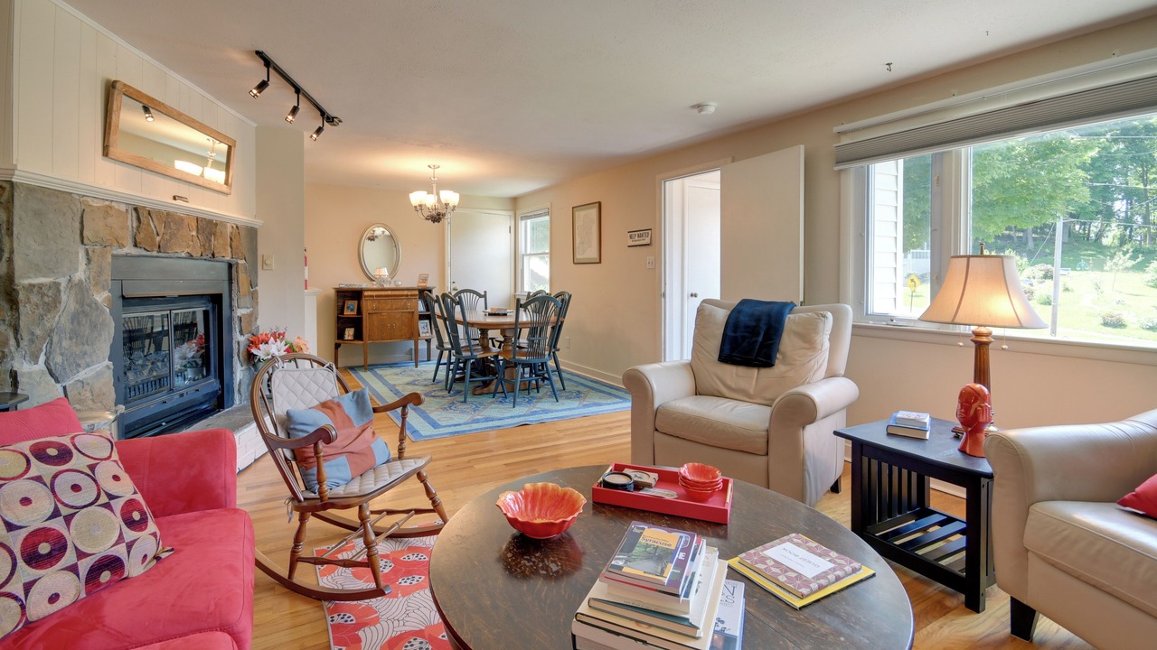 Photo of Livingroom in Eastside