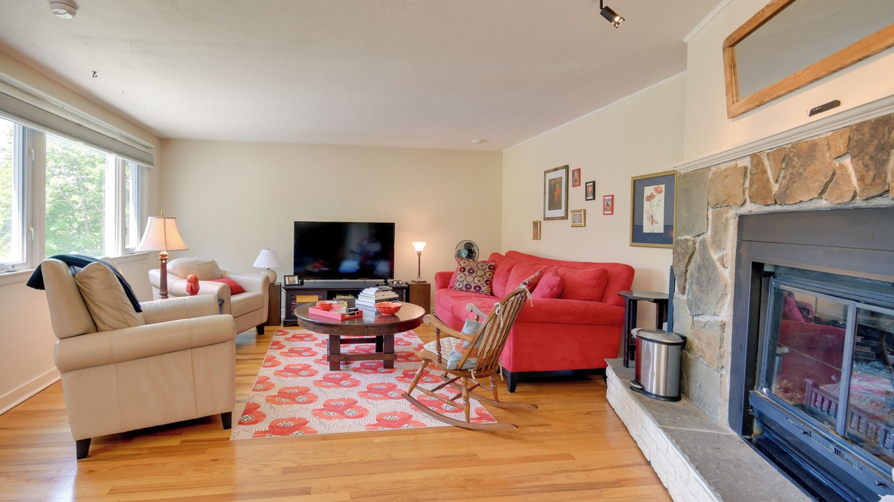 Photo of Livingroom in Eastside
