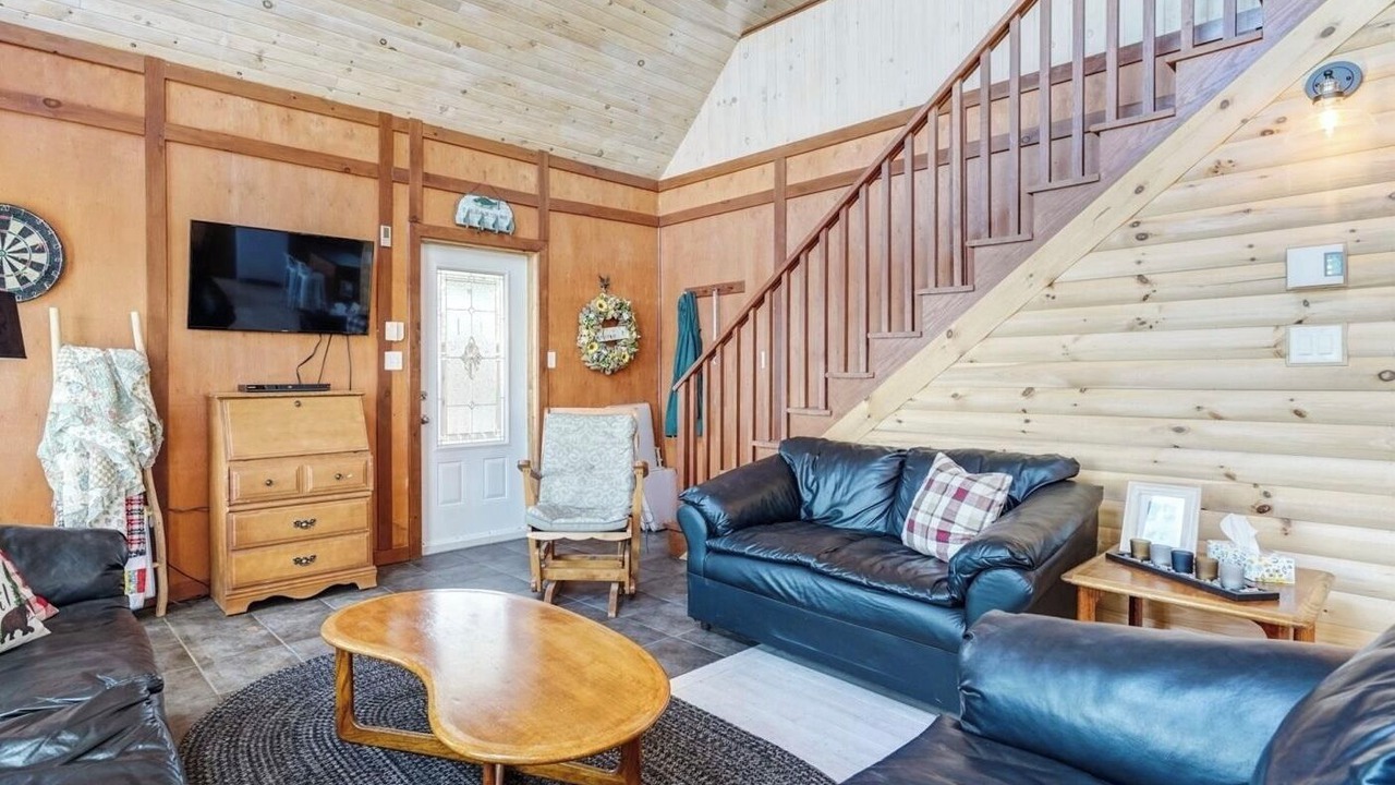 Photo of Livingroom in Terra Nova