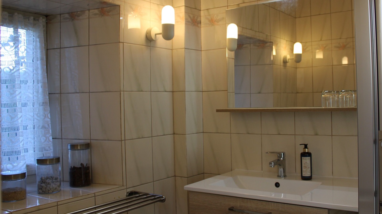 Photo of Bathroom in Grandcamp-Maisy