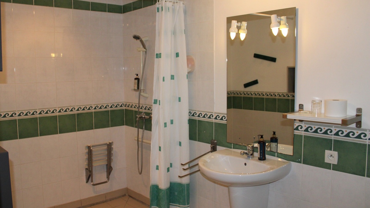Photo of Bathroom in Grandcamp-Maisy
