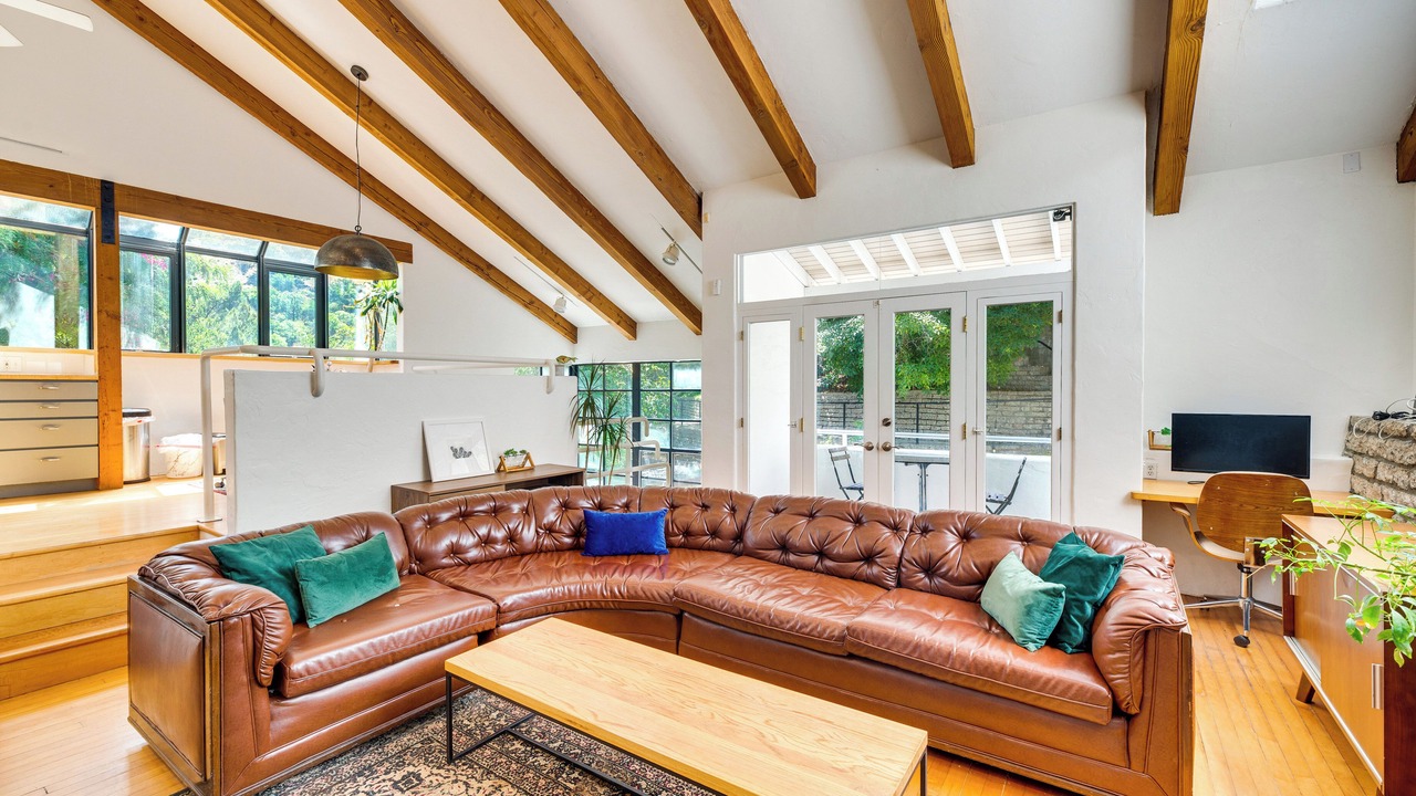 Photo of Livingroom in Sherman Oaks