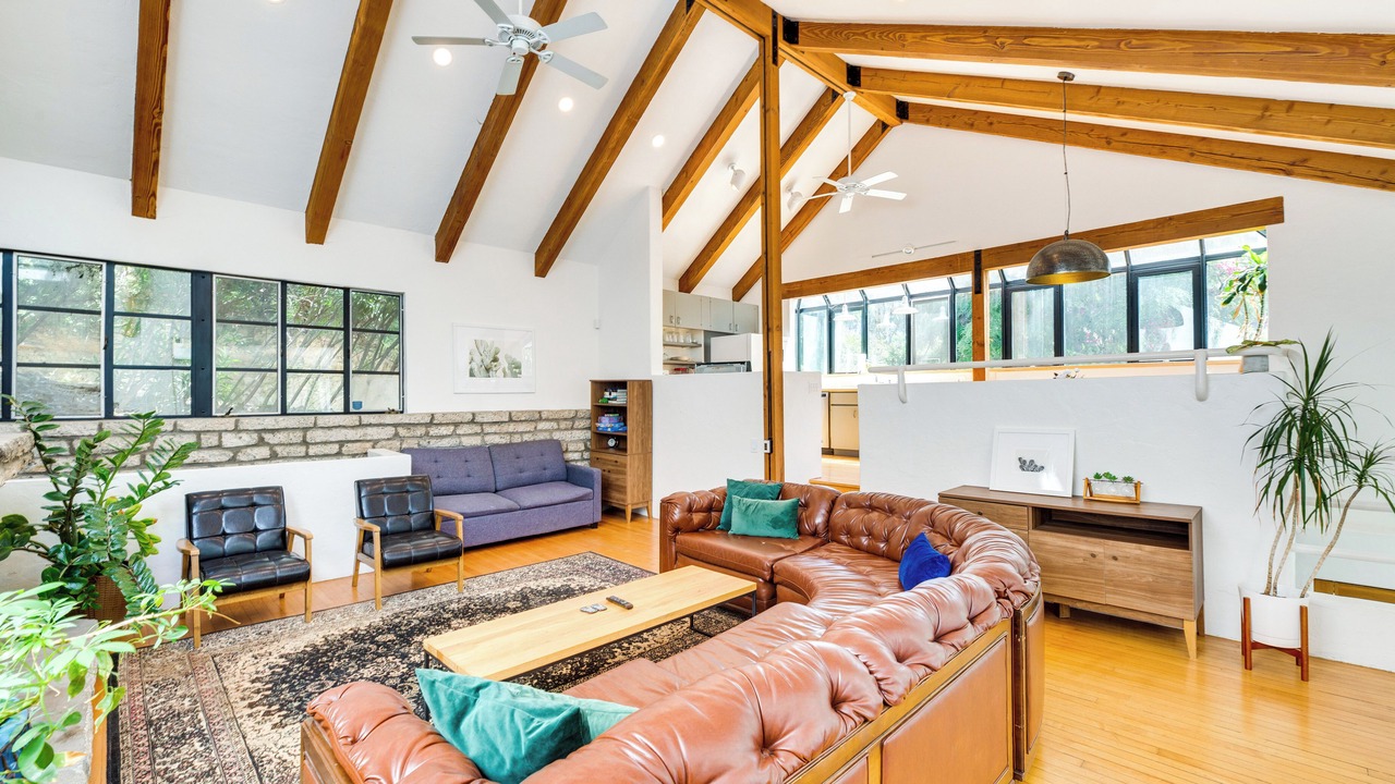 Photo of Livingroom in Sherman Oaks