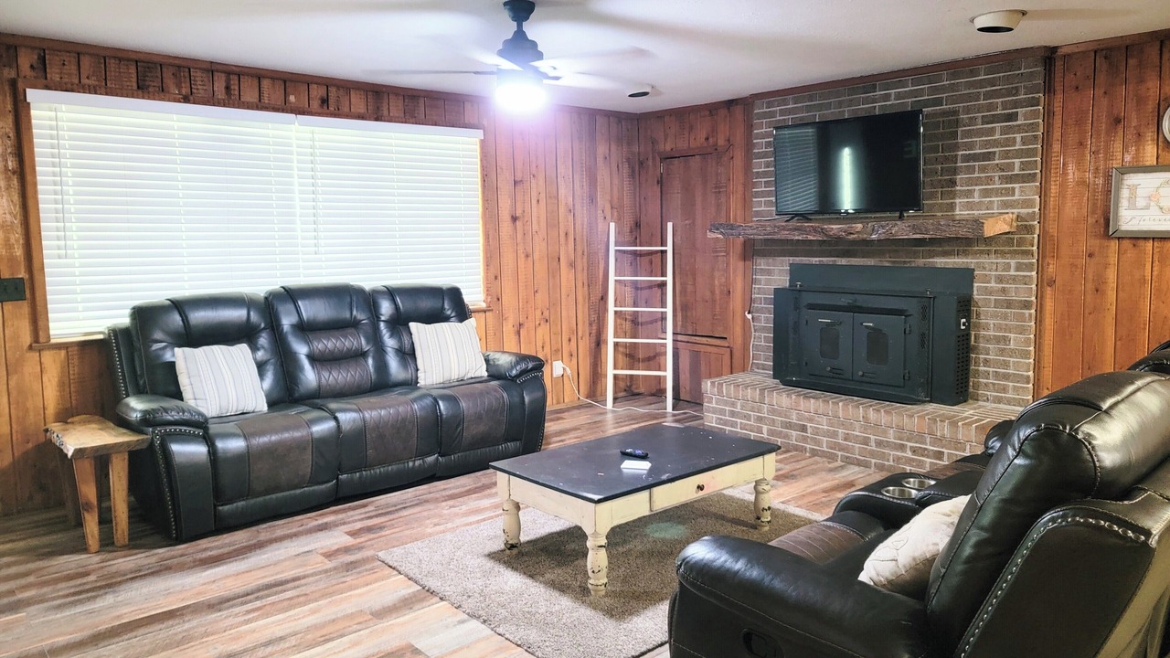 Photo of Livingroom in Perry