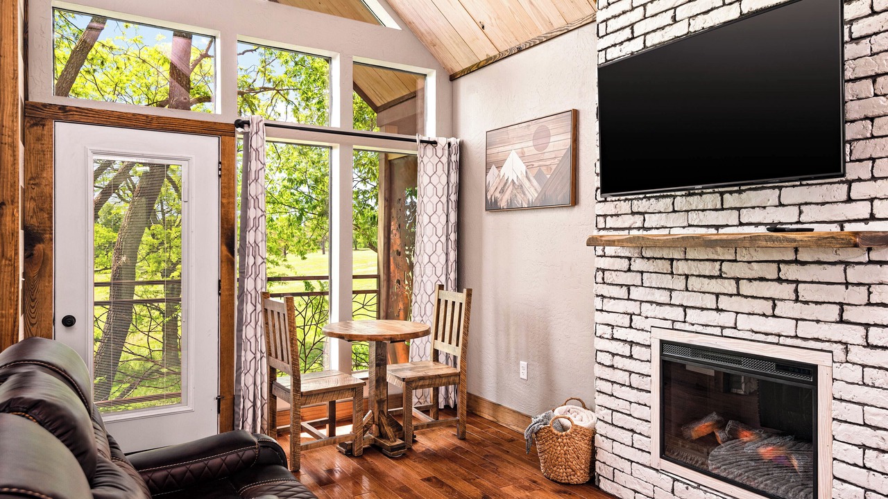 Photo of Livingroom in Berryville