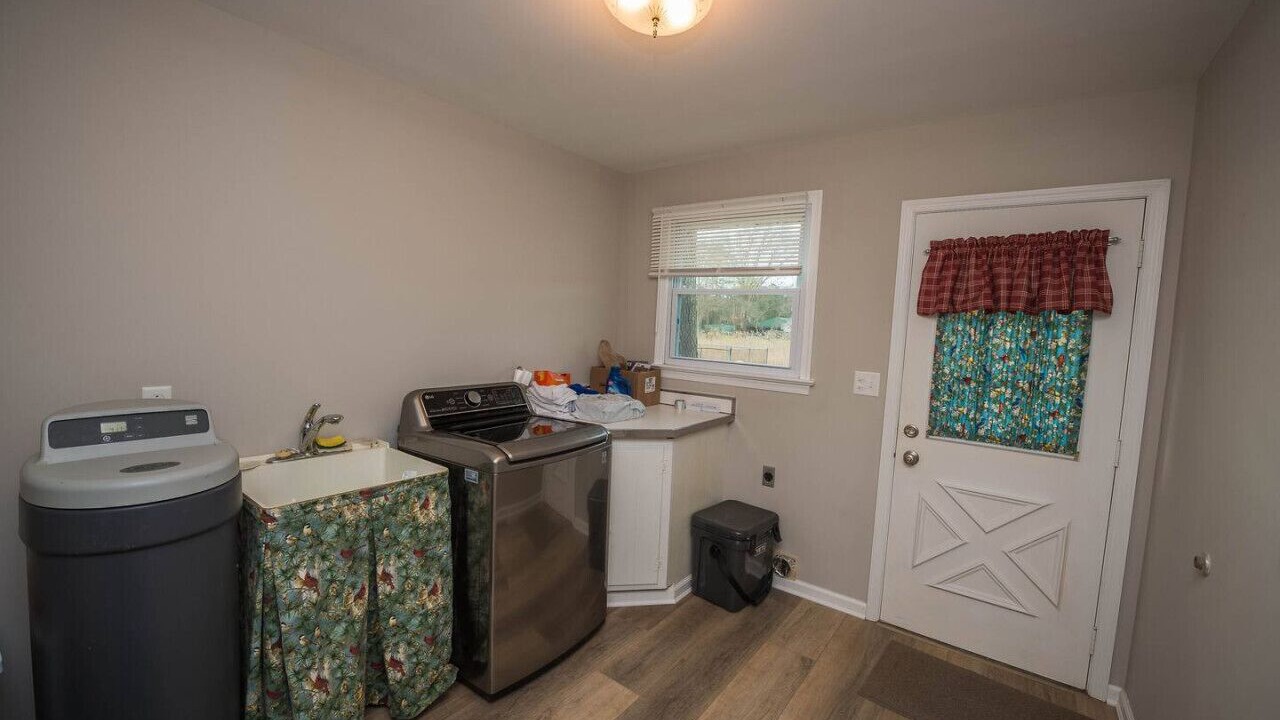 Photo of Others in Allen