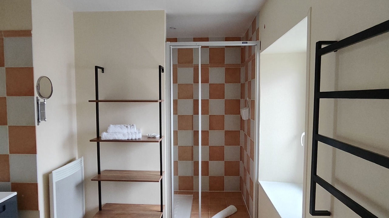 Photo of Bathroom in Colleville-sur-Mer