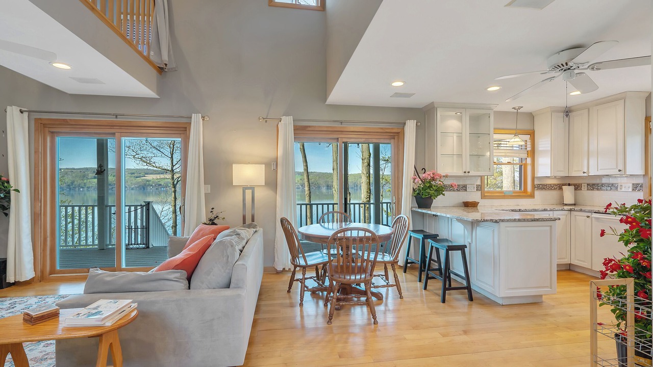 Photo of Livingroom in Skaneateles