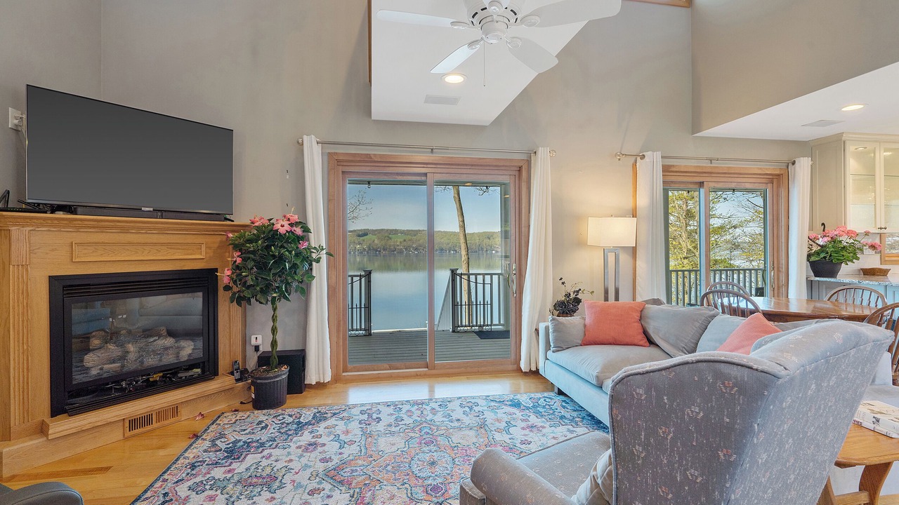 Photo of Livingroom in Skaneateles