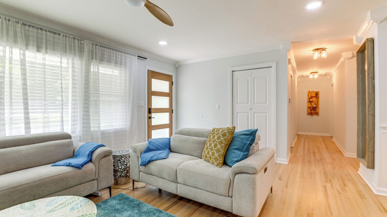 Photo of Livingroom in Chamblee