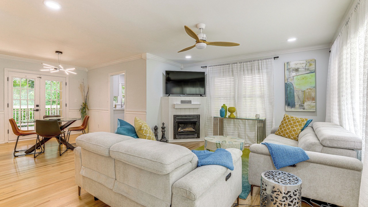 Photo of Livingroom in Chamblee