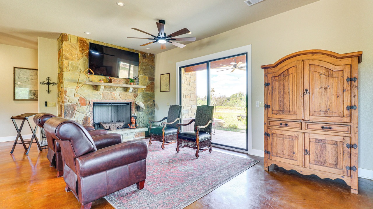Photo of Livingroom in Goldthwaite