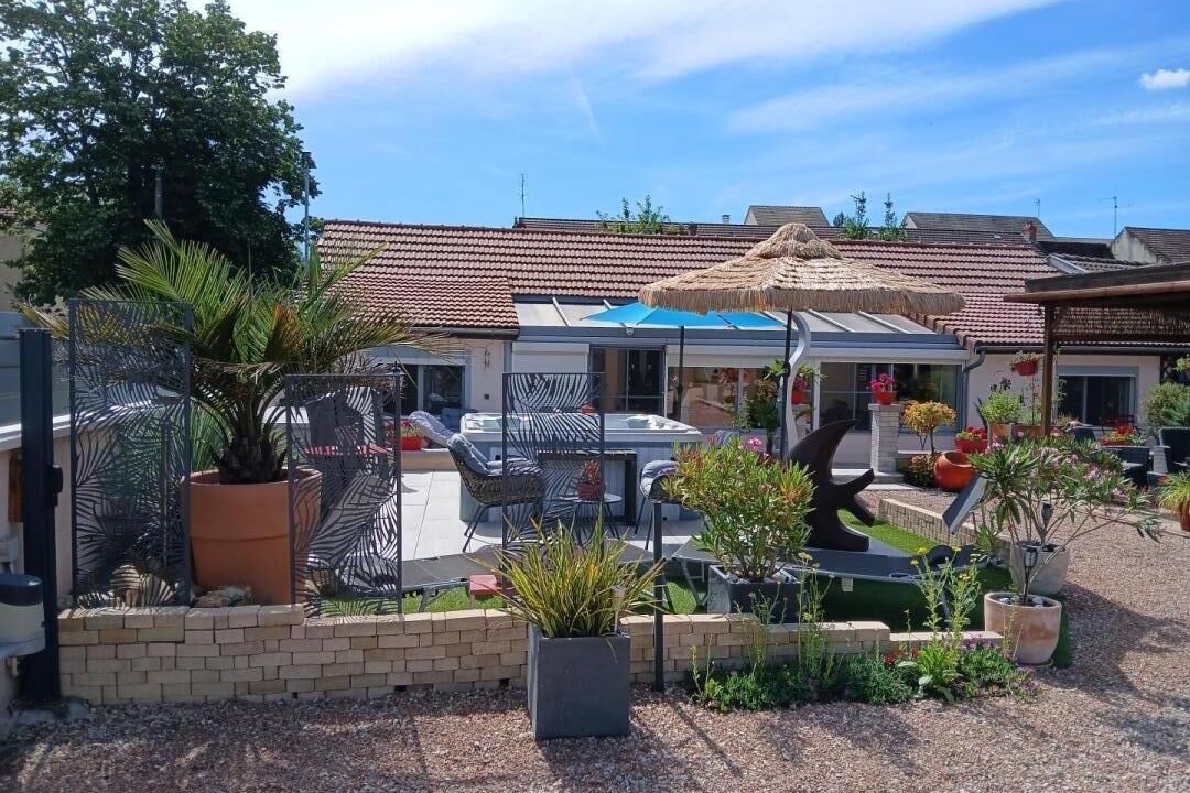 Photo of Outdoor in Louhans