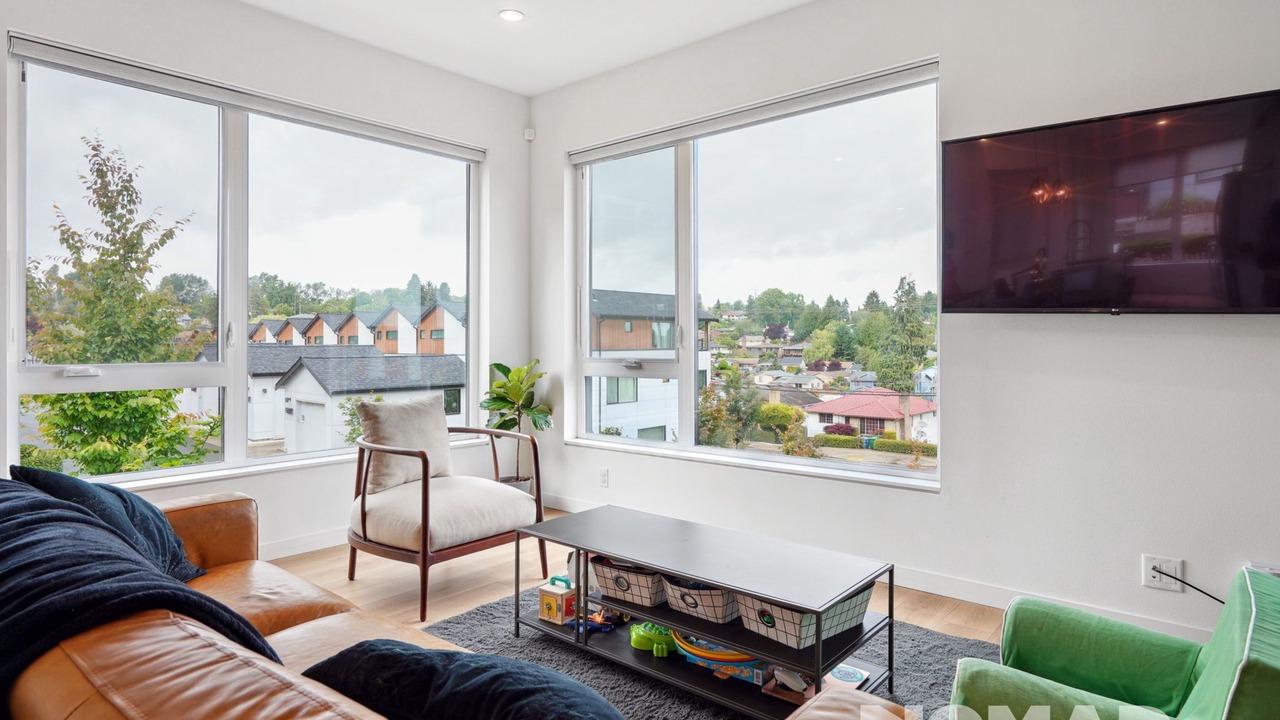 Photo of Livingroom in South Beacon Hill