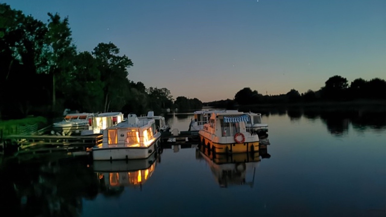 Photo of Others in Chenille-Change