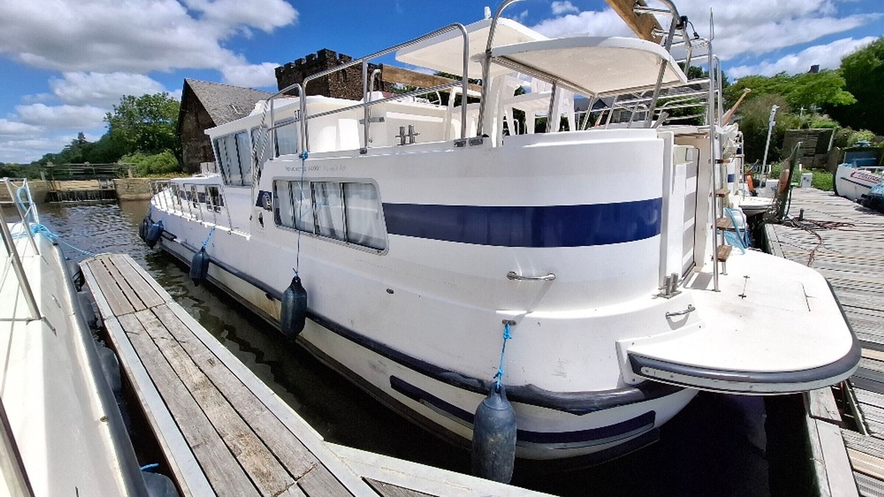 Photo of Others in Chenille-Change